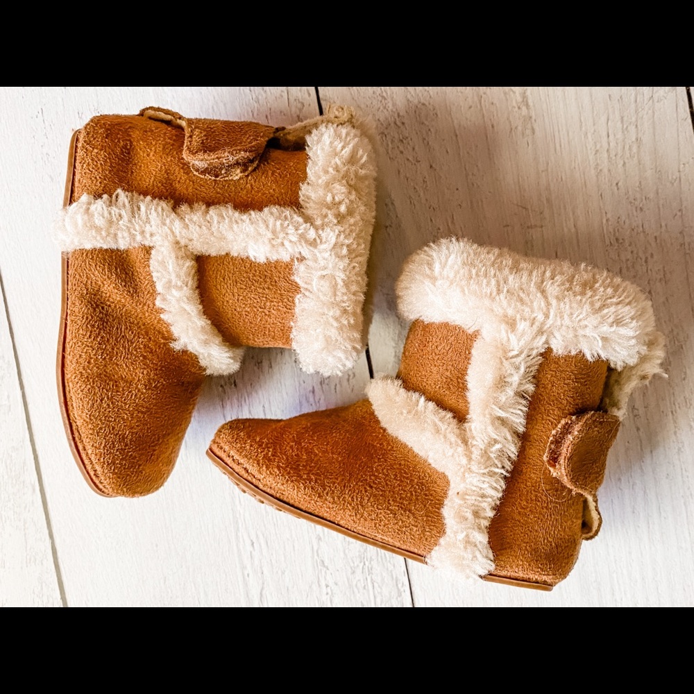Old navy toddler faux fur boots